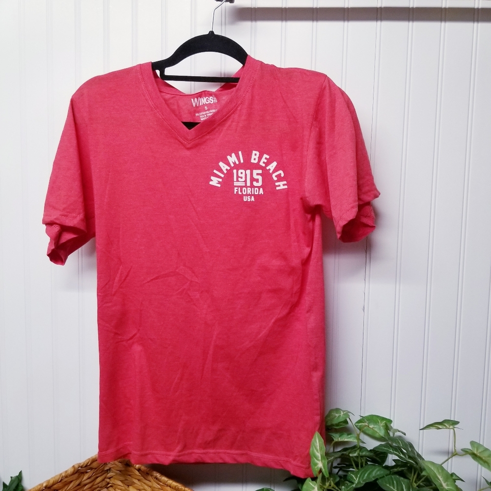 NWT Miami Beach Red and White T-shirt Size Small